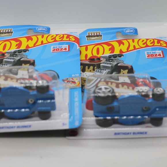 Hot Wheels Happy Birthday Celebration Racers lot of 2 - Picture 3 of 4